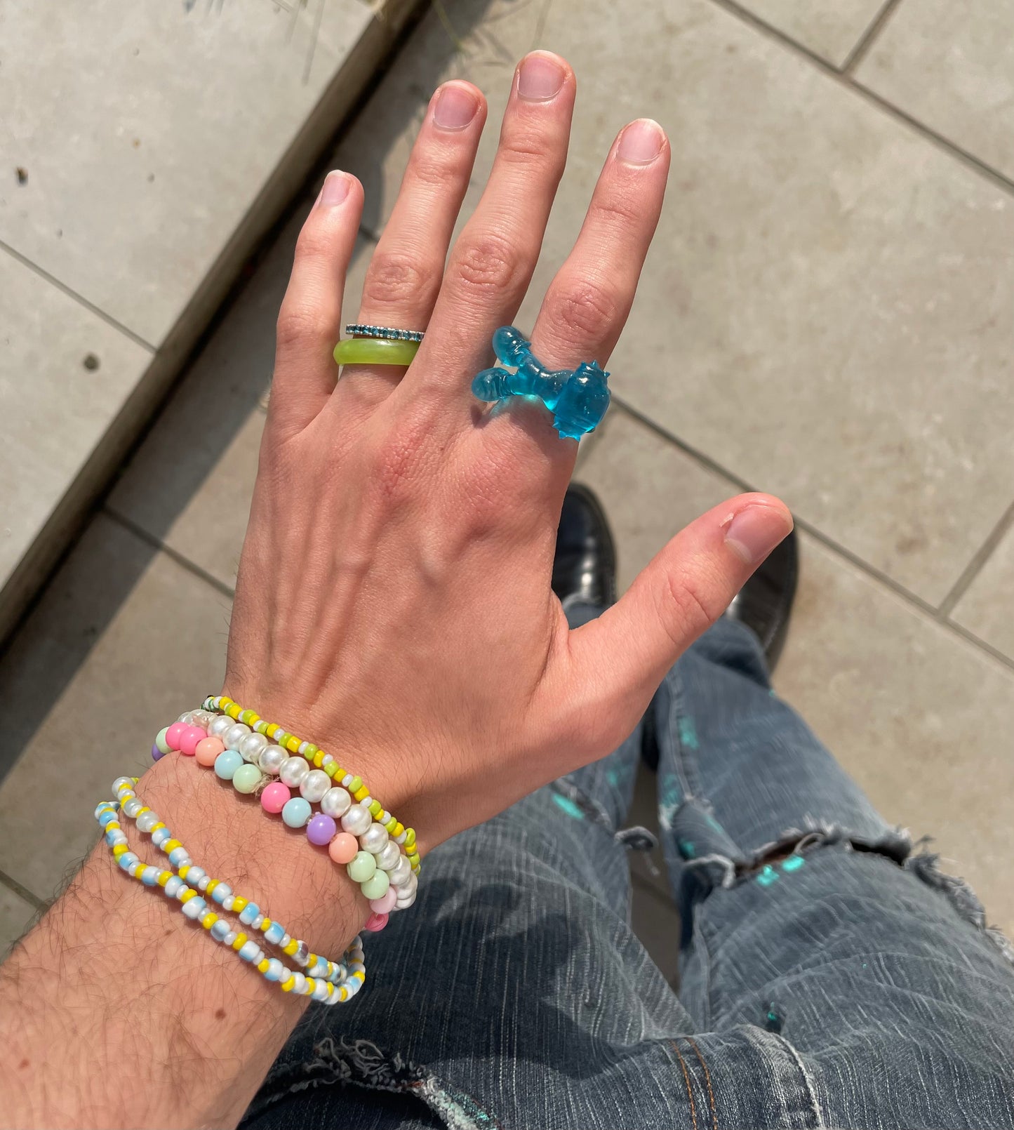 LONG ARMS PUPPET RESIN RING